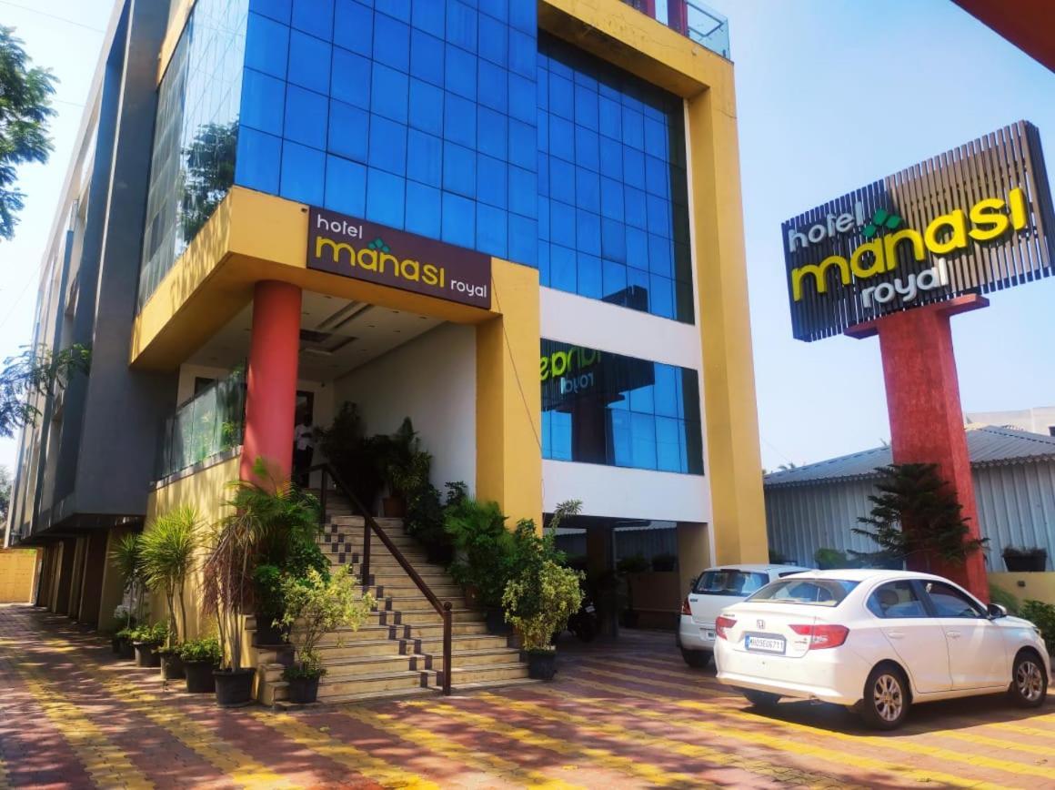 Hotel Manasi Royal Satara Ngoại thất bức ảnh